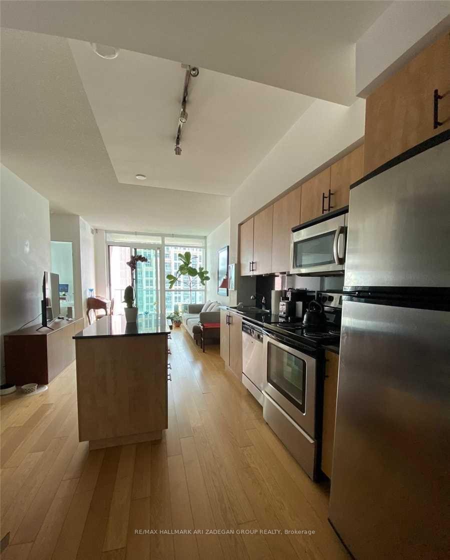 215 Fort York Boulevard 3301, Toronto Unit: 3301
