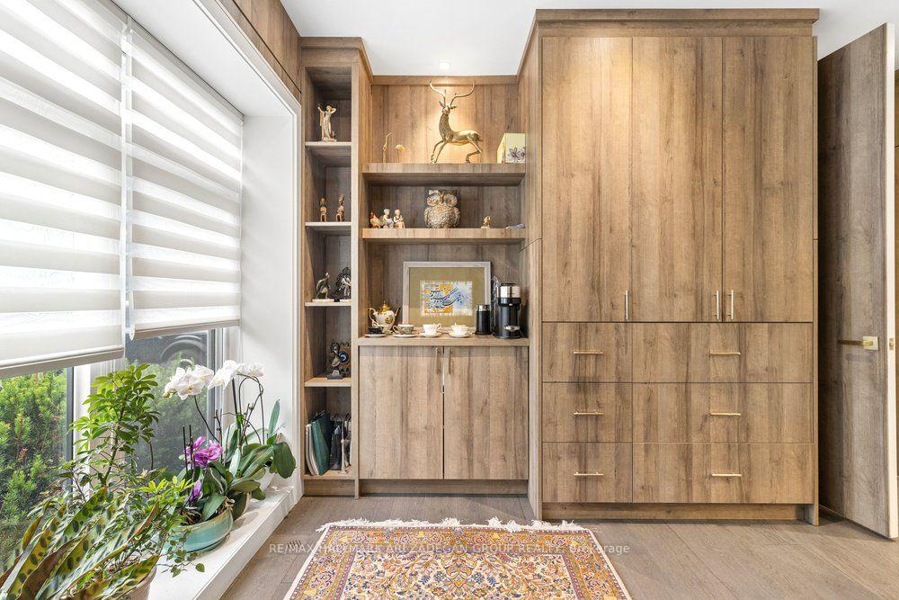 150 Sandringham Drive ., Toronto Unit: .