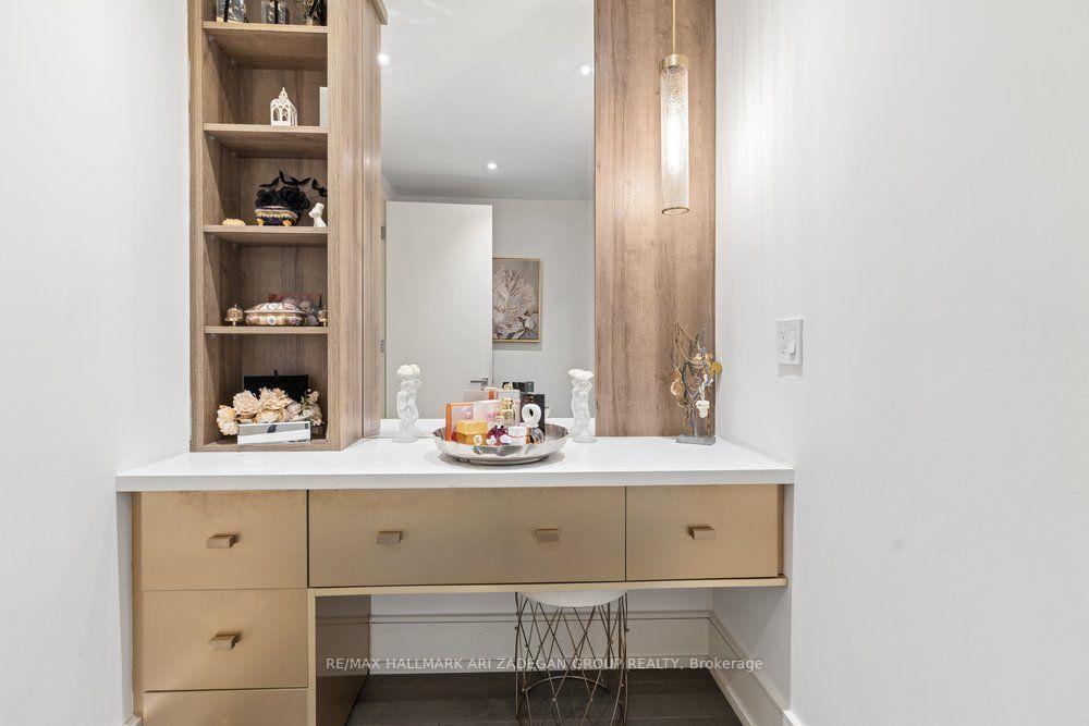 150 Sandringham Drive ., Toronto Unit: .