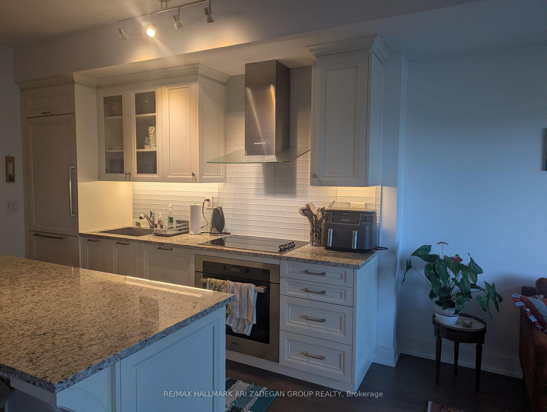 3018 Yonge Street 514, Toronto Unit: 514