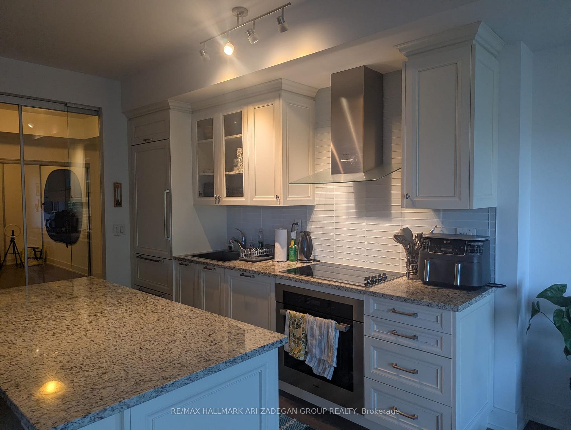 3018 Yonge Street 514, Toronto Unit: 514