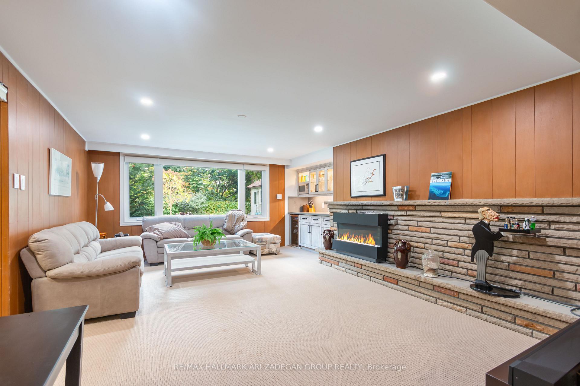 195 Burbank Drive, Toronto