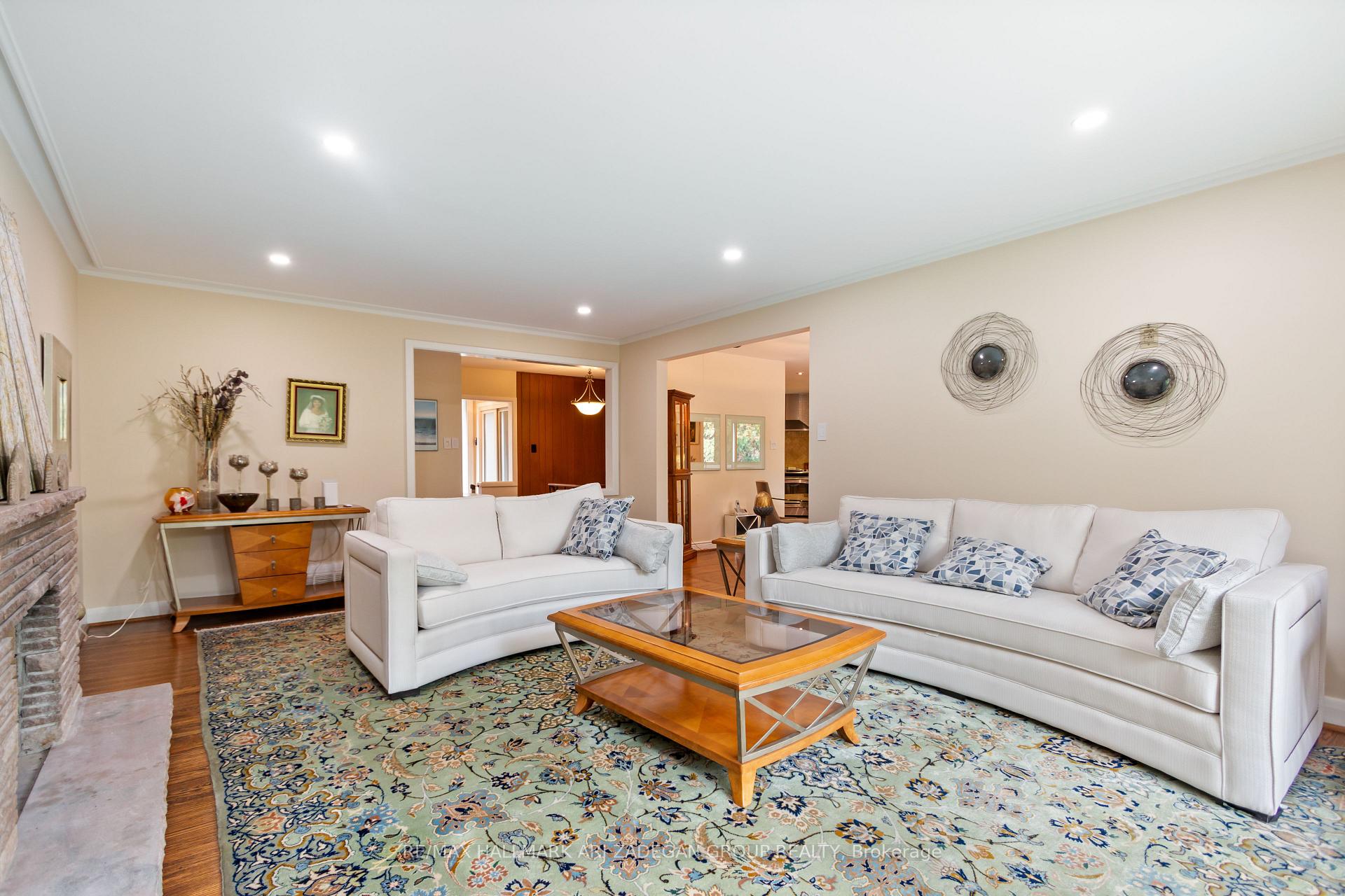 195 Burbank Drive, Toronto