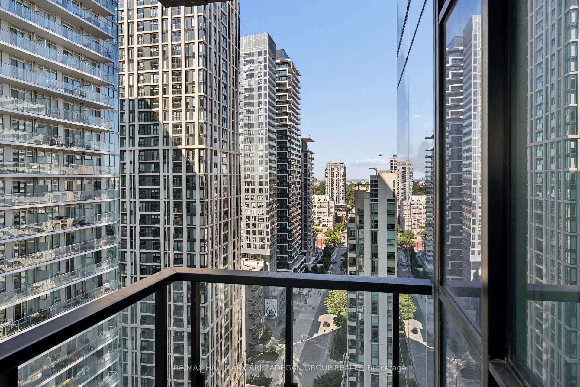 110 Broadway Avenue 2102, Toronto Unit: 2102