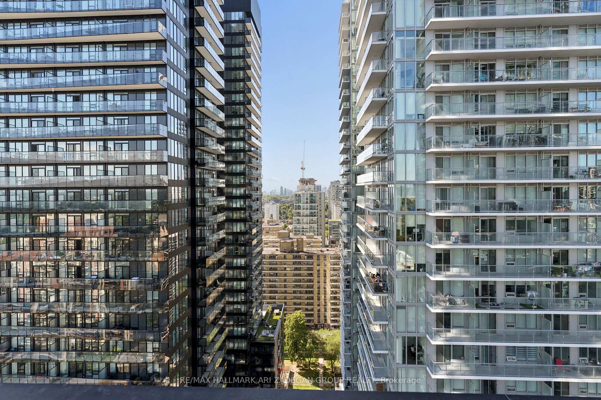 110 Broadway Avenue 2102, Toronto Unit: 2102
