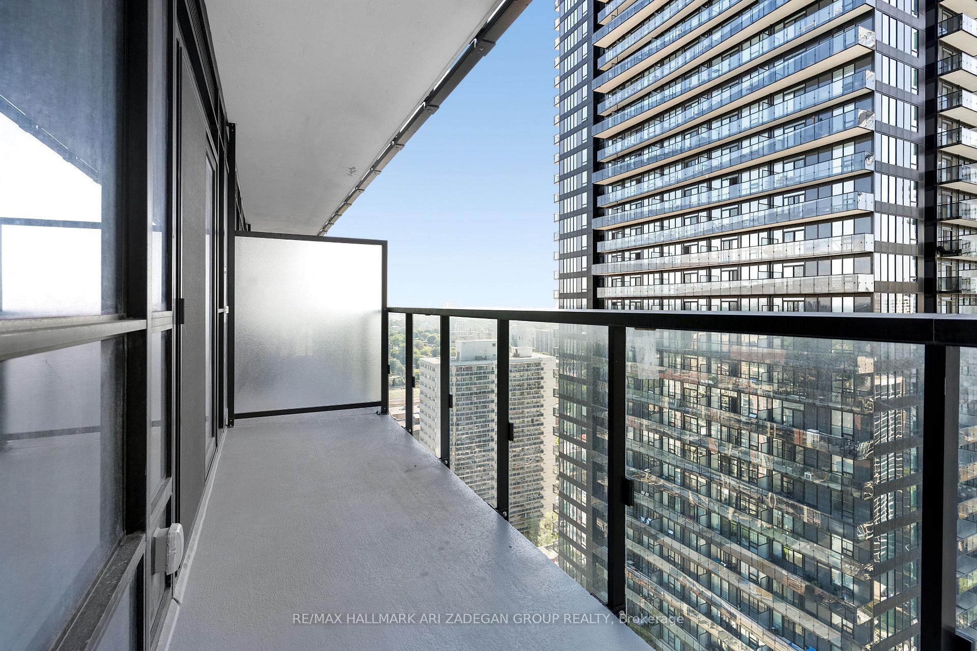 110 Broadway Avenue 2102, Toronto Unit: 2102