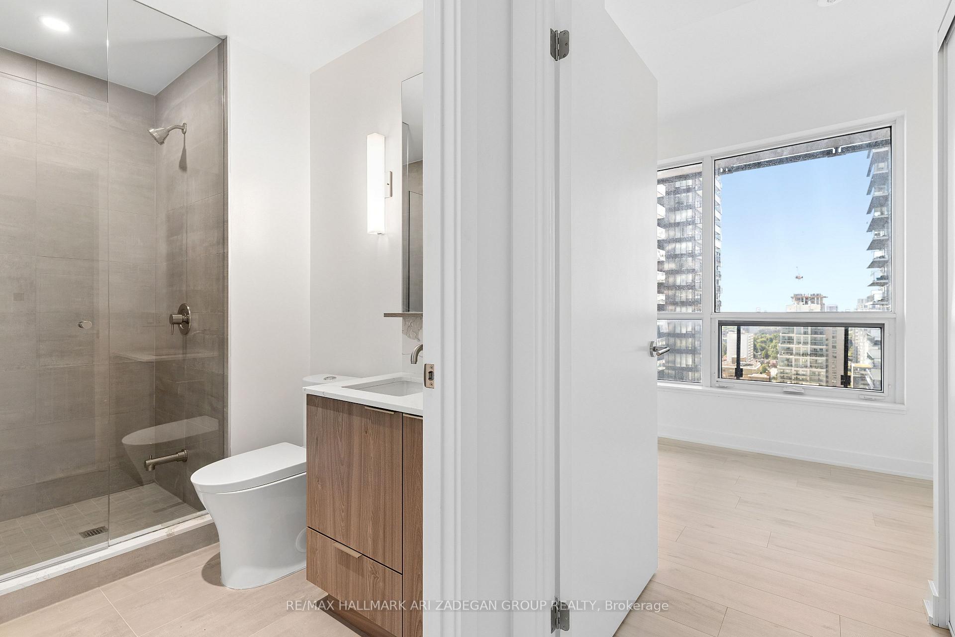 110 Broadway Avenue 2102, Toronto Unit: 2102