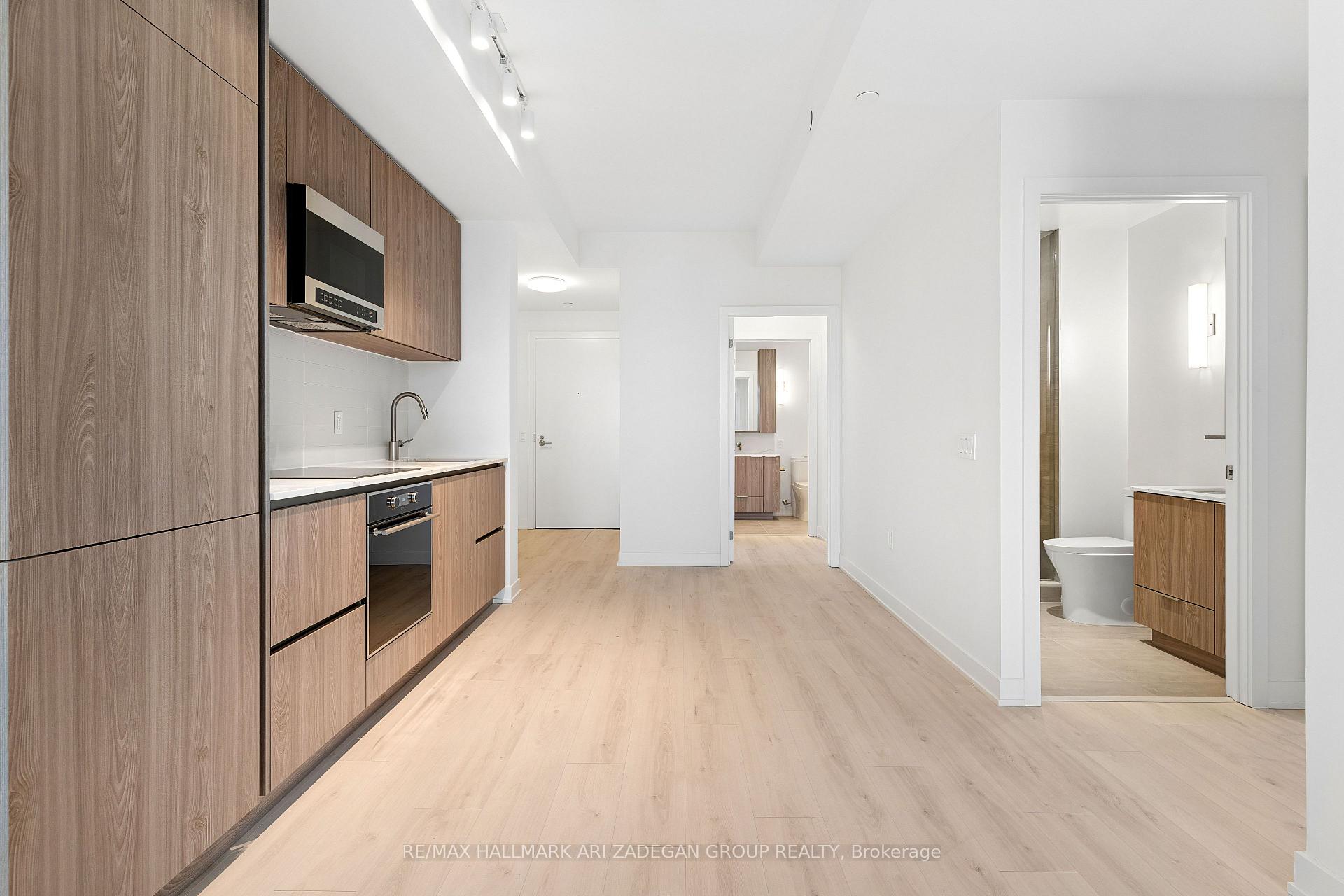 110 Broadway Avenue 2102, Toronto Unit: 2102