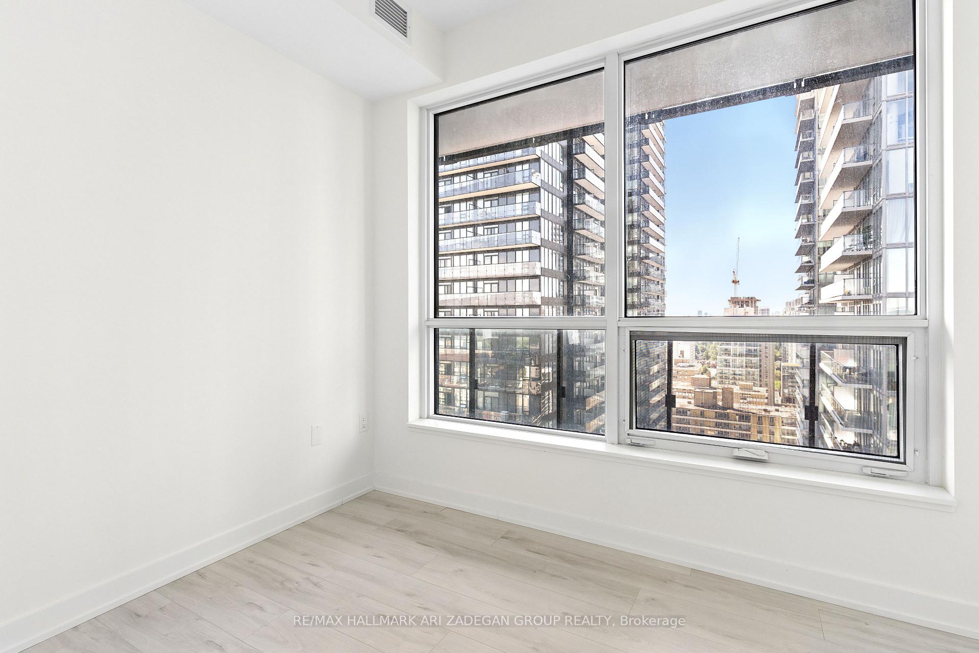 110 Broadway Avenue 2102, Toronto Unit: 2102