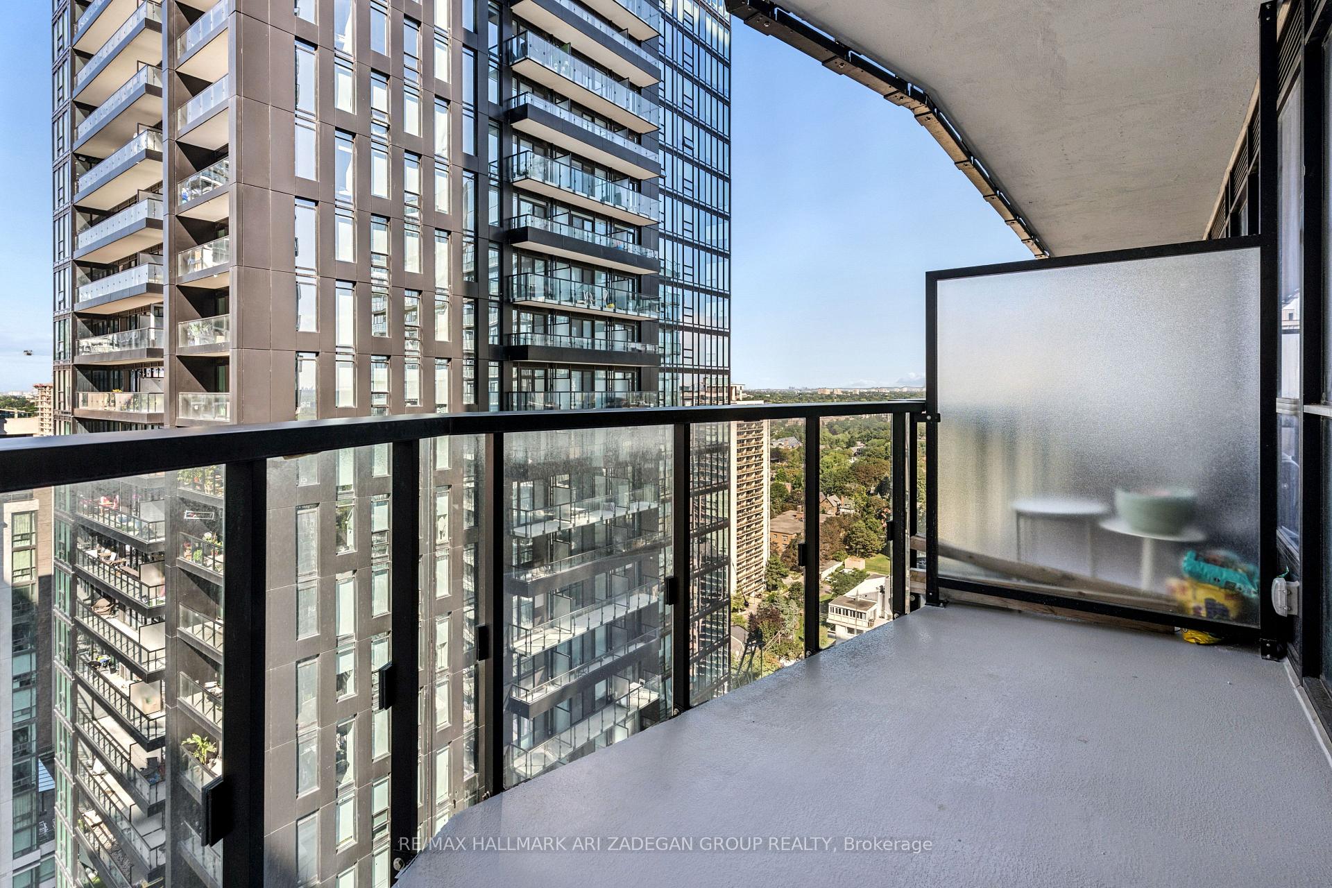110 Broadway Avenue 2102, Toronto Unit: 2102