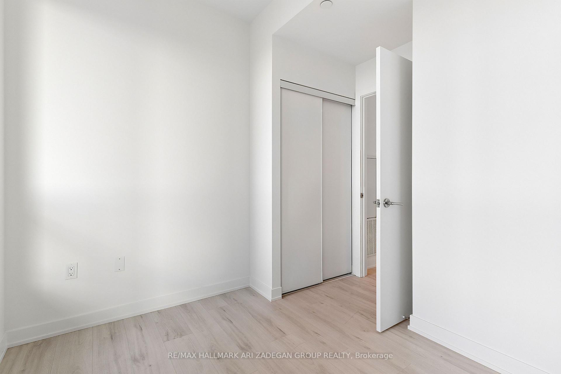 110 Broadway Avenue 2102, Toronto Unit: 2102