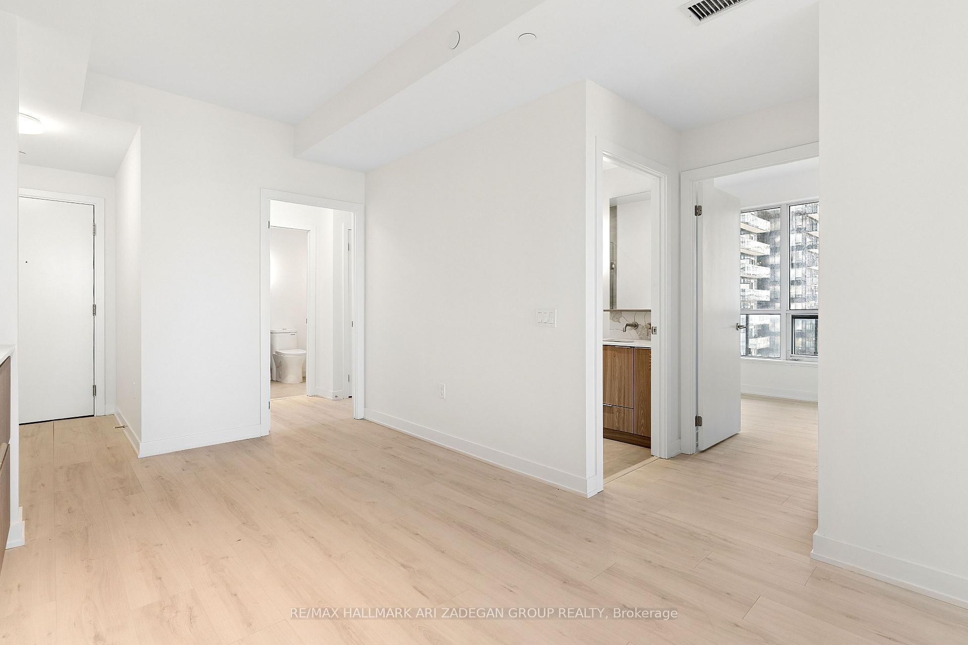 110 Broadway Avenue 2102, Toronto Unit: 2102