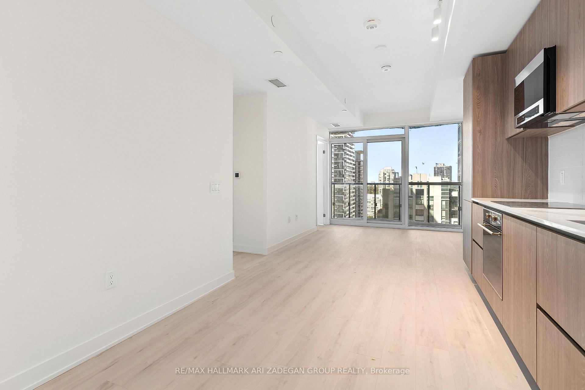 110 Broadway Avenue 2102, Toronto Unit: 2102