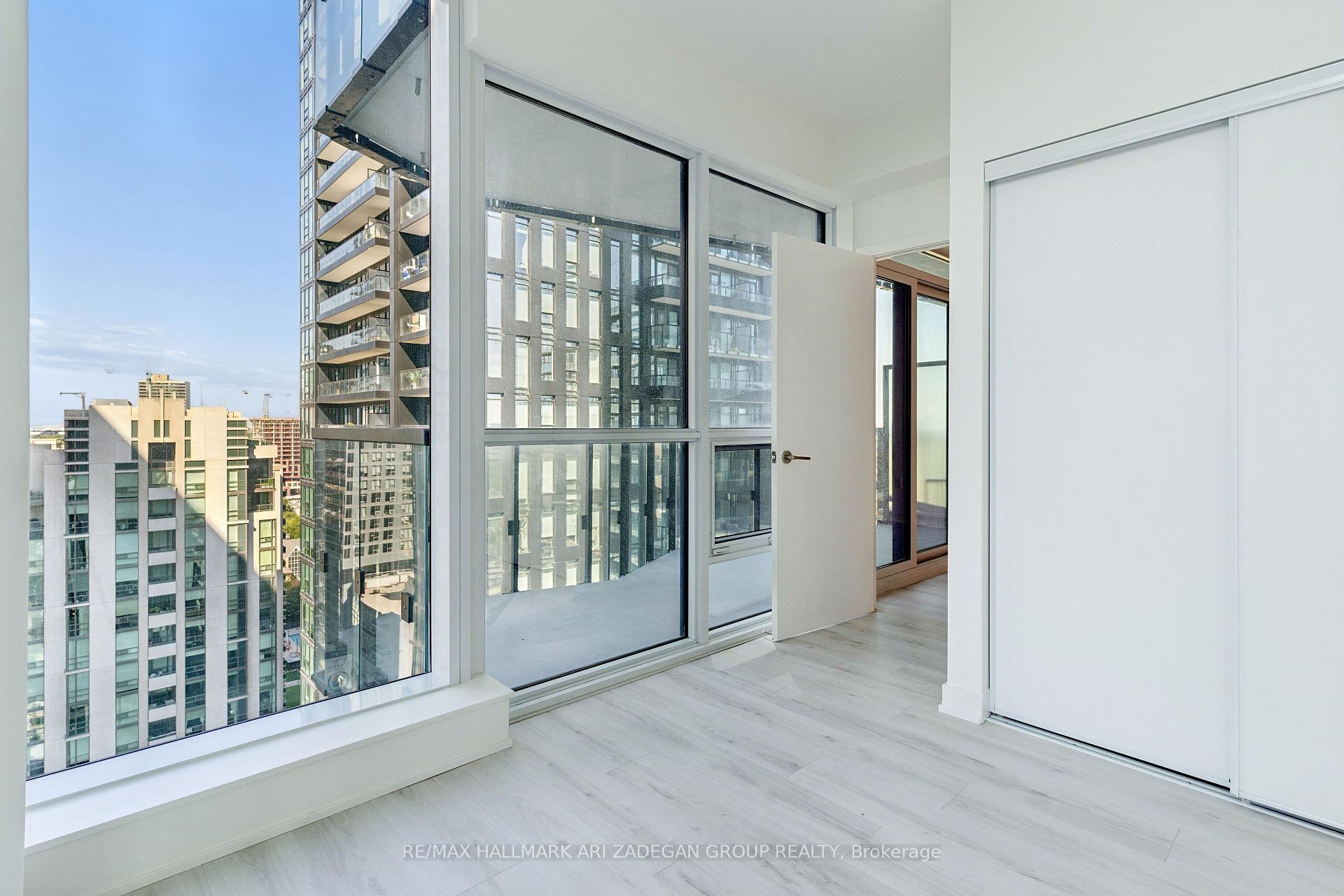 110 Broadway Avenue 2102, Toronto Unit: 2102