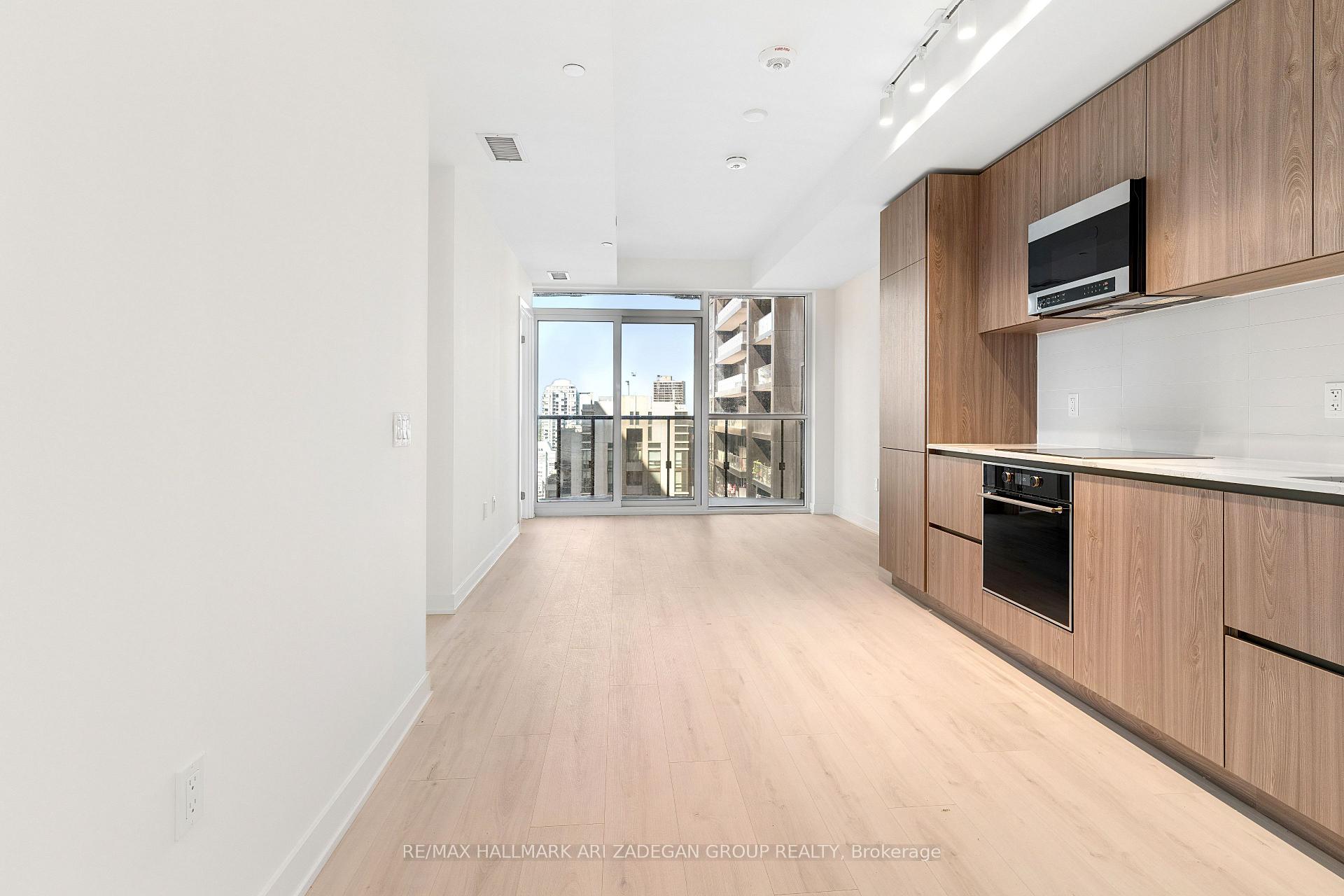 110 Broadway Avenue 2102, Toronto Unit: 2102