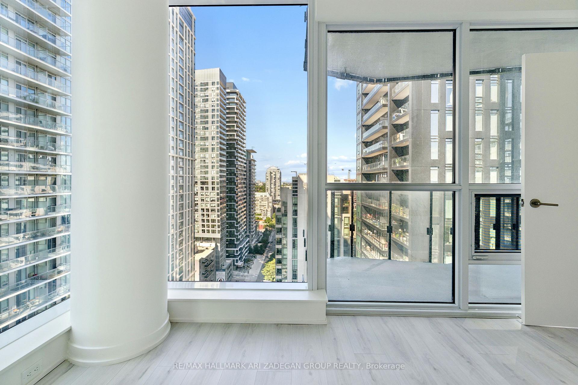 110 Broadway Avenue 2102, Toronto Unit: 2102