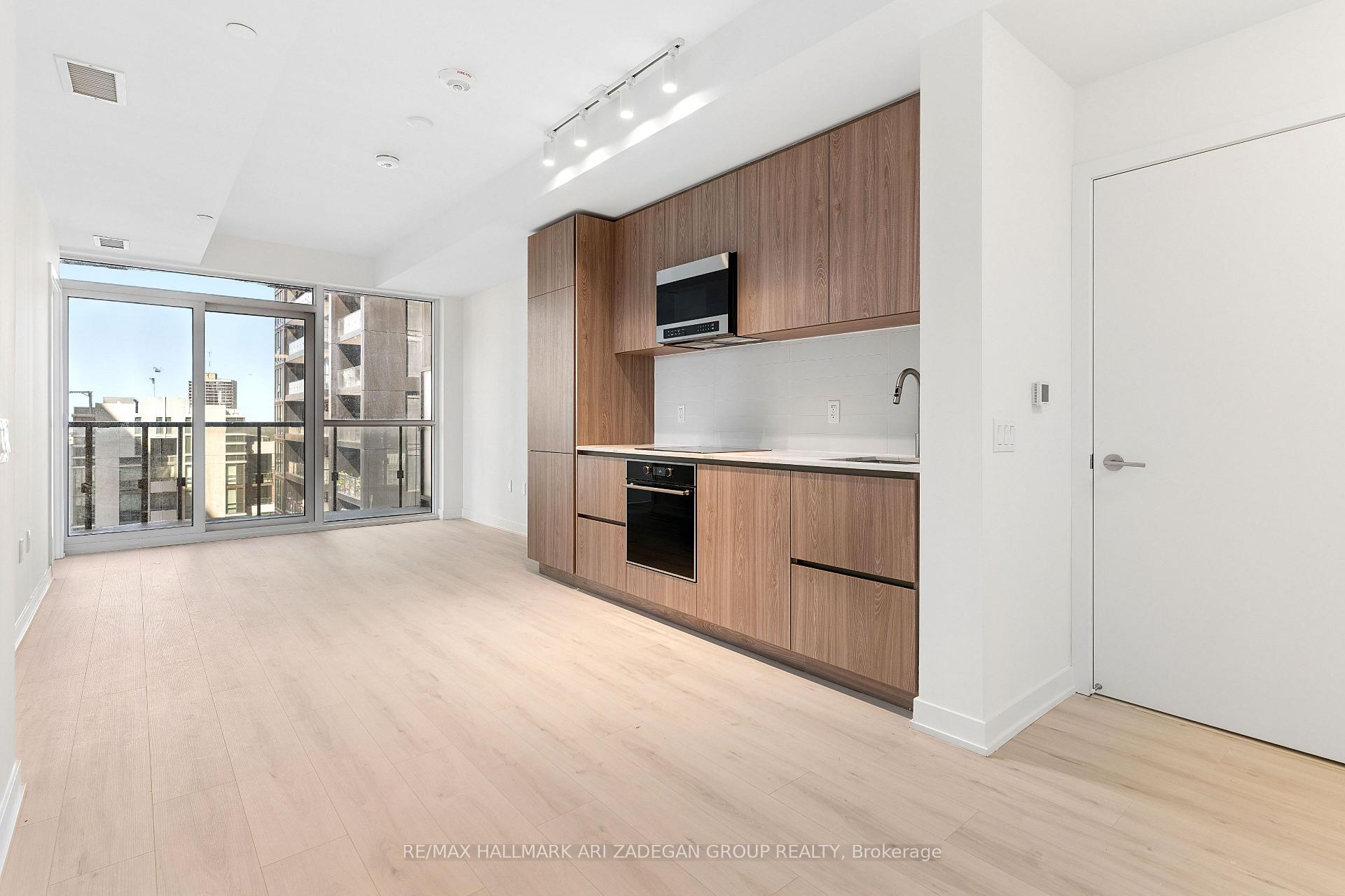 110 Broadway Avenue 2102, Toronto Unit: 2102