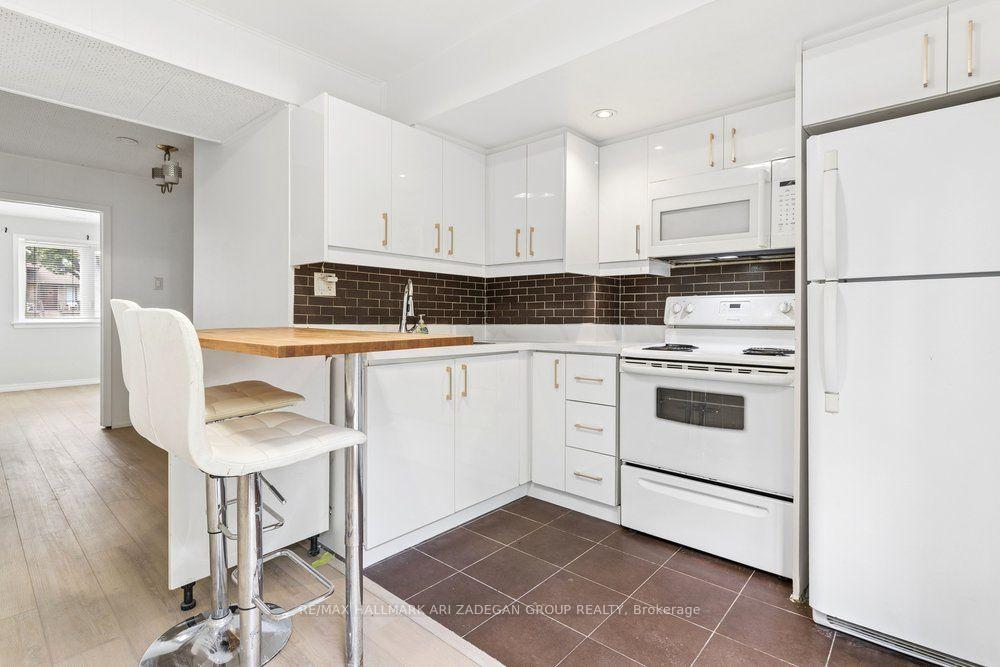 231 Goulding Avenue Lower Fl, Toronto Unit: Lower Fl