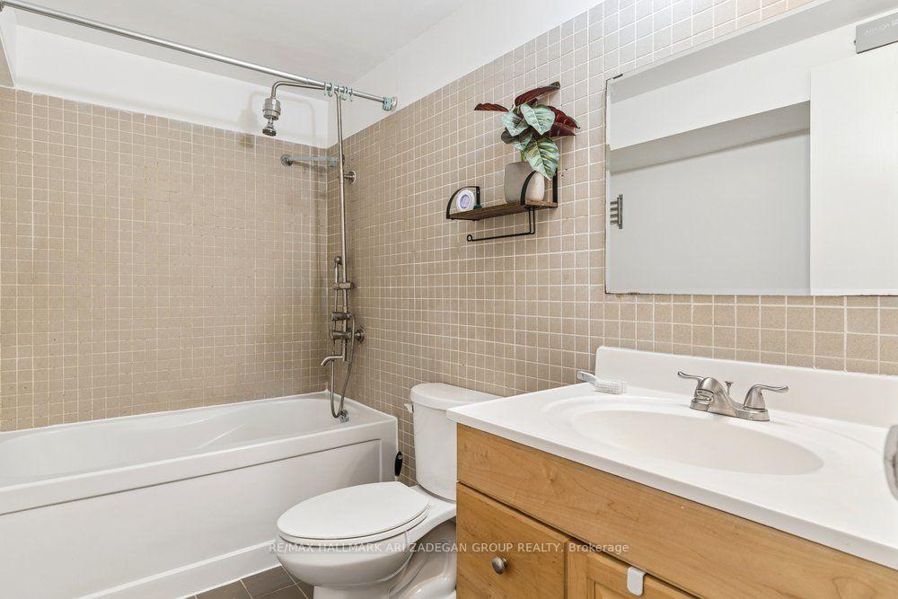 231 Goulding Avenue Lower Fl, Toronto Unit: Lower Fl