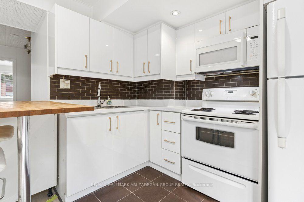231 Goulding Avenue Lower Fl, Toronto Unit: Lower Fl