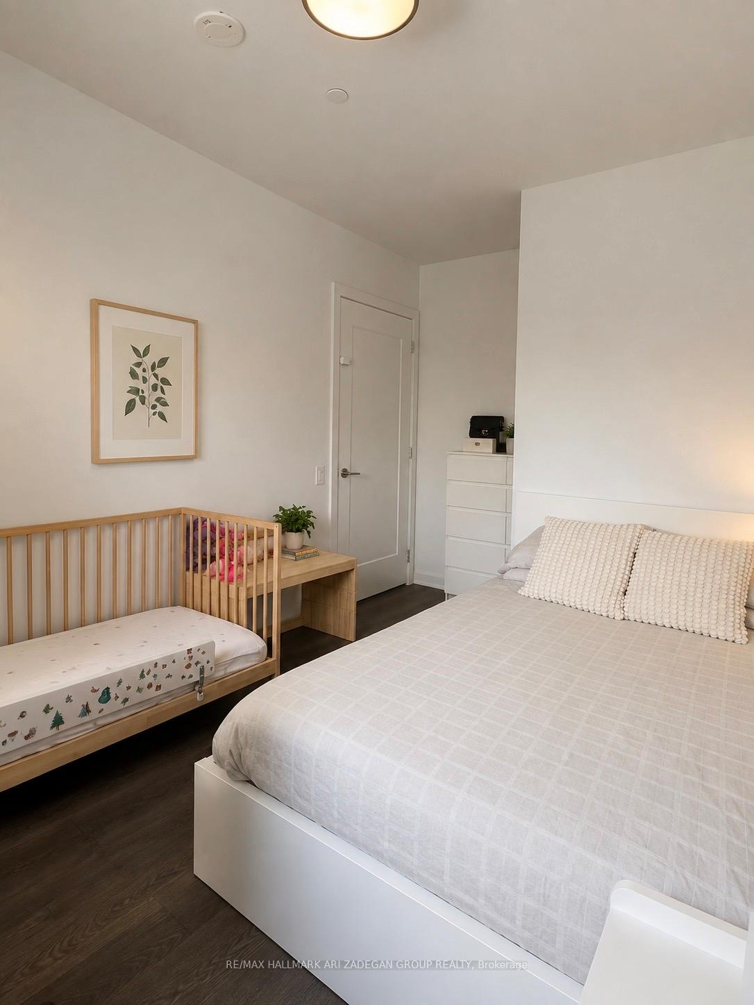 280 Howland Avenue N 419, Toronto Unit: 419