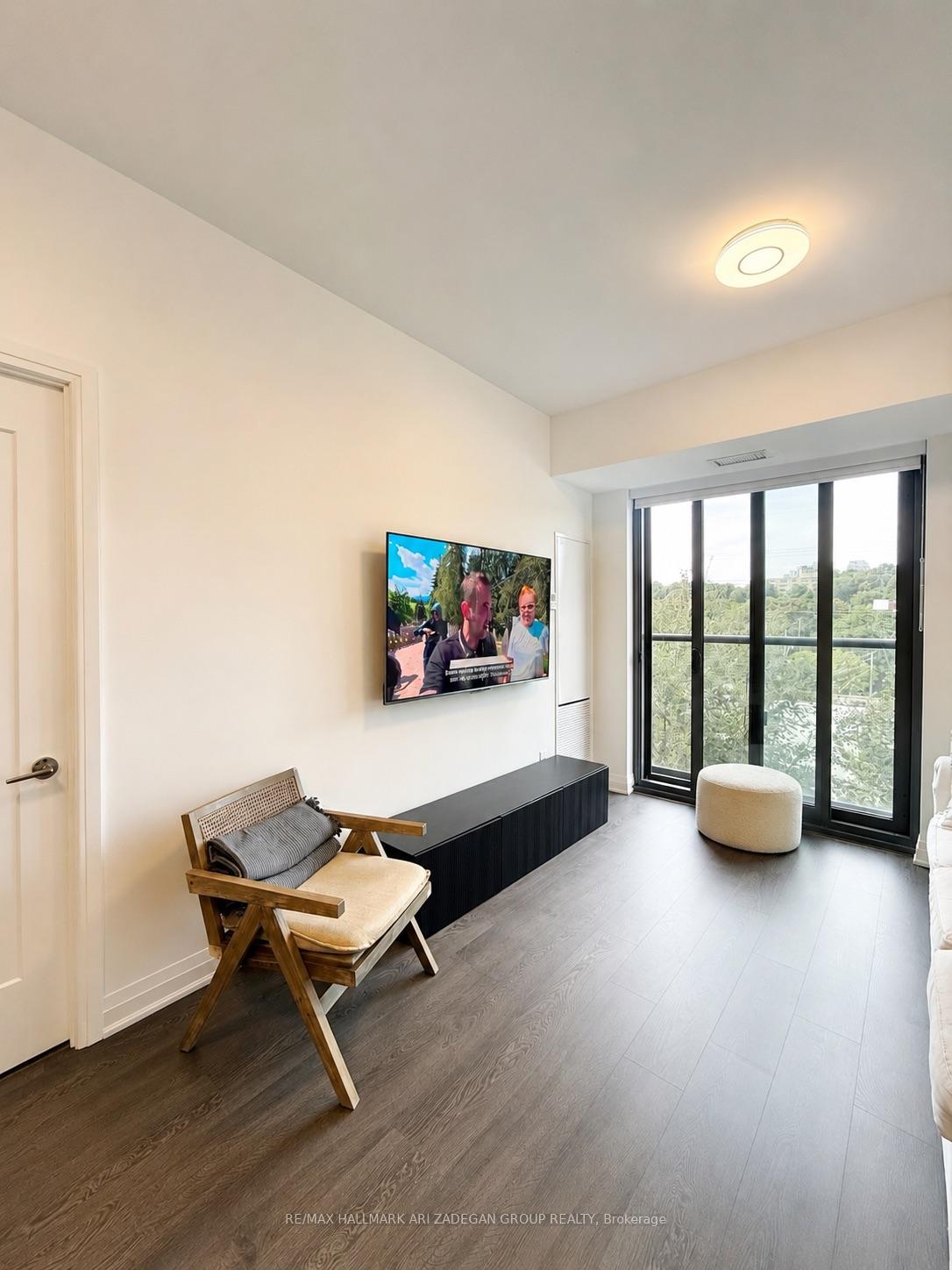 280 Howland Avenue N 419, Toronto Unit: 419