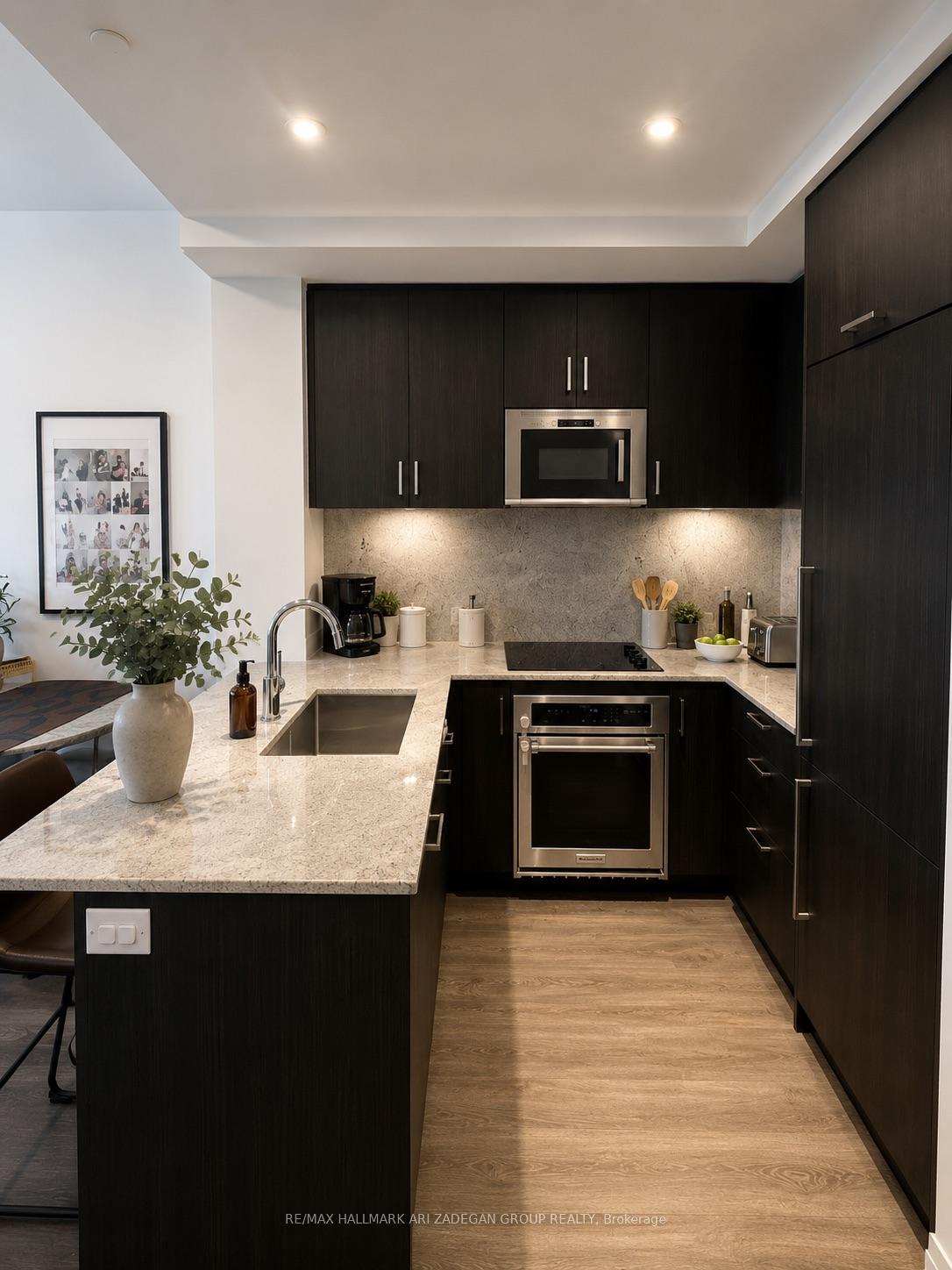 280 Howland Avenue N 419, Toronto Unit: 419