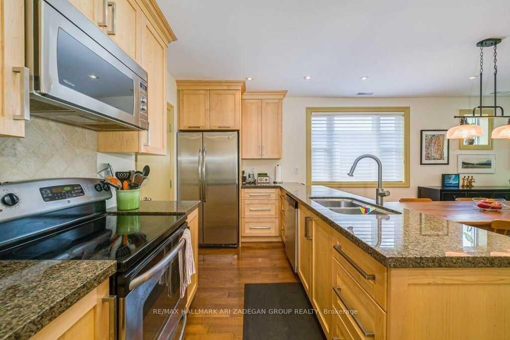 23 Preston Place A, Toronto Unit: A