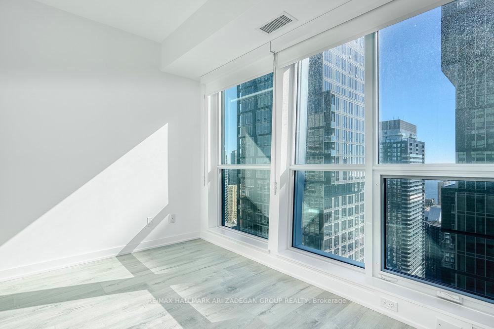 327 King Street W 4003, Toronto Unit: 4003