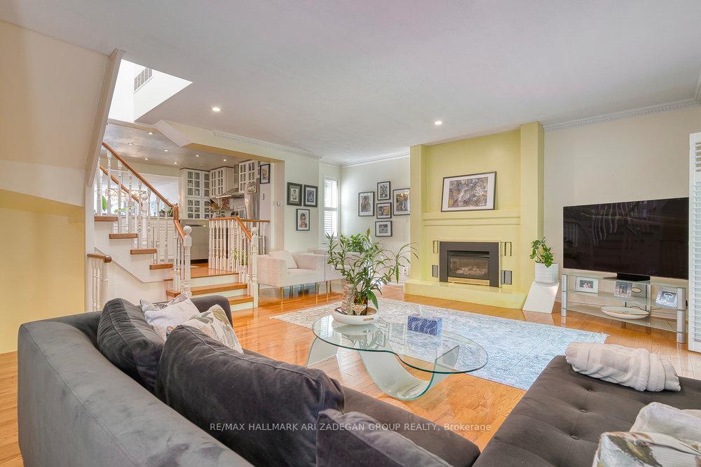 185 Durant Avenue, Toronto E03