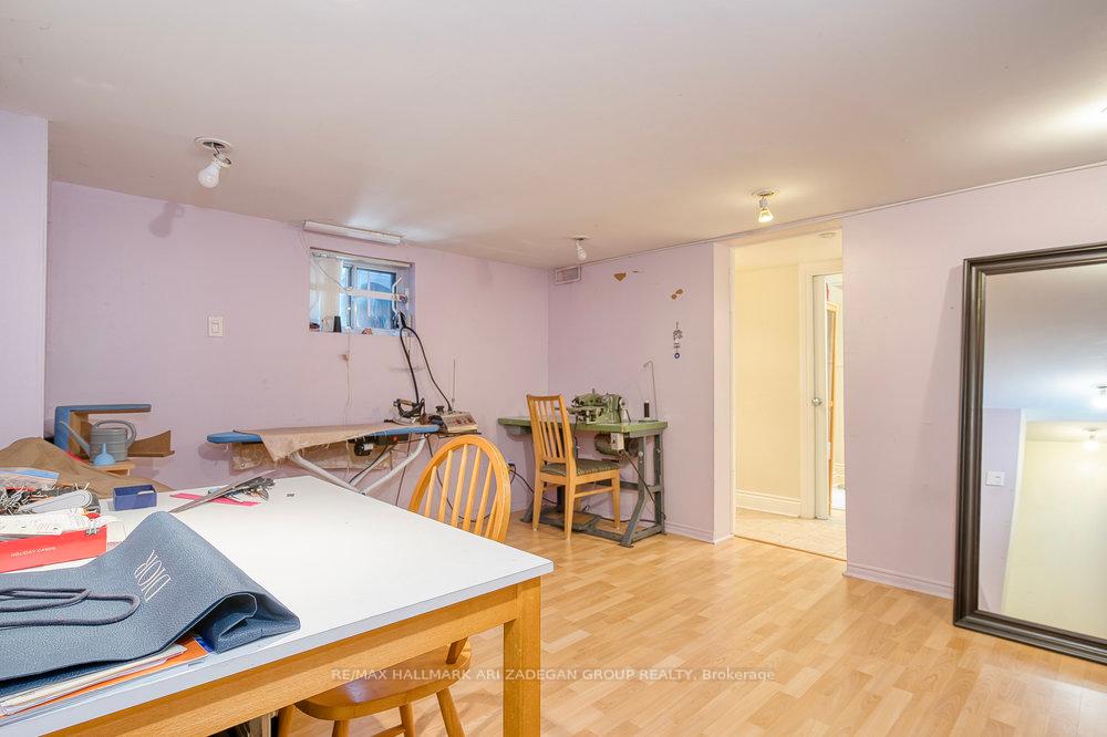 185 Durant Avenue, Toronto E03