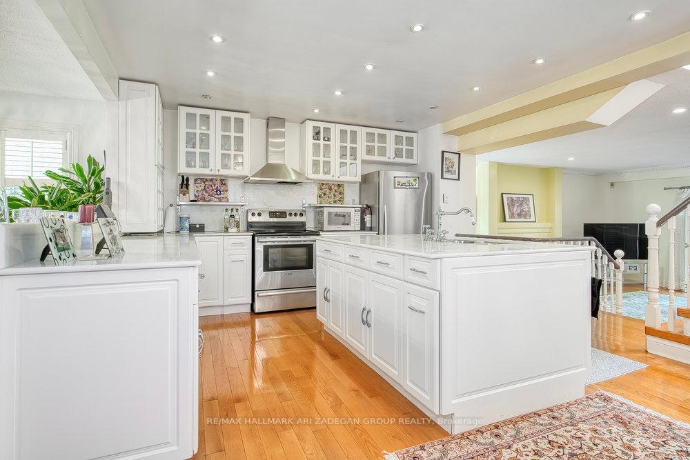 185 Durant Avenue, Toronto E03