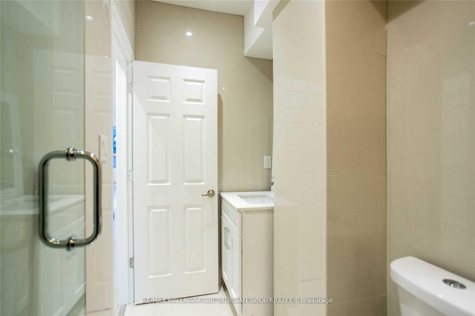 138 Booth Avenue Lowe Fl