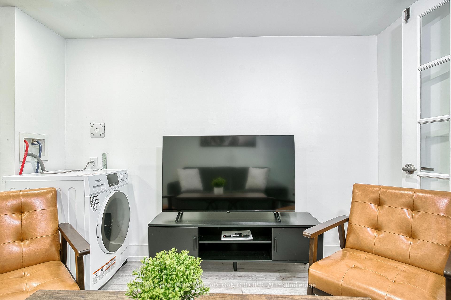 138 Booth Avenue Lower Fl