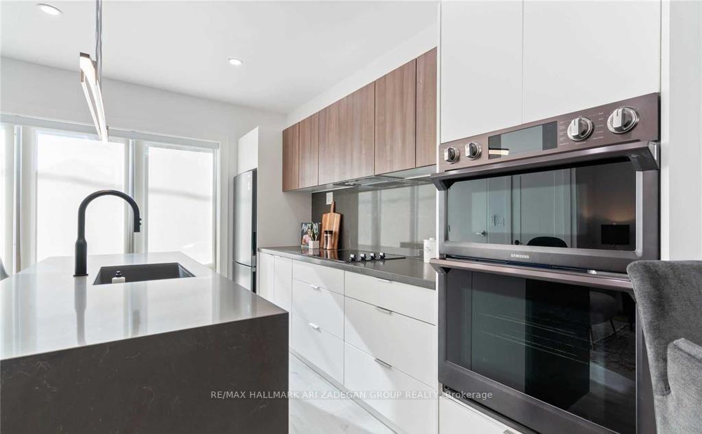 16 Minto Street 2, Toronto Unit: 2