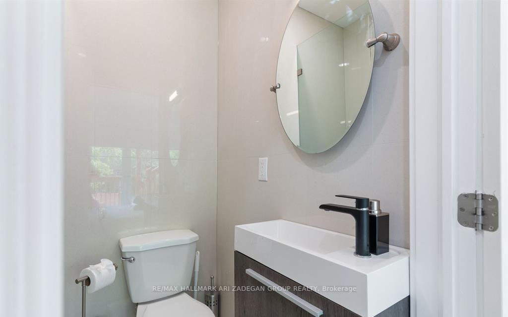 16 Minto Street 2, Toronto Unit: 2