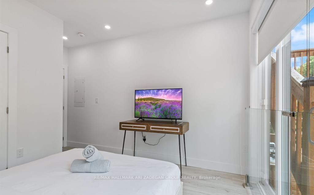 16 Minto Street 2, Toronto Unit: 2