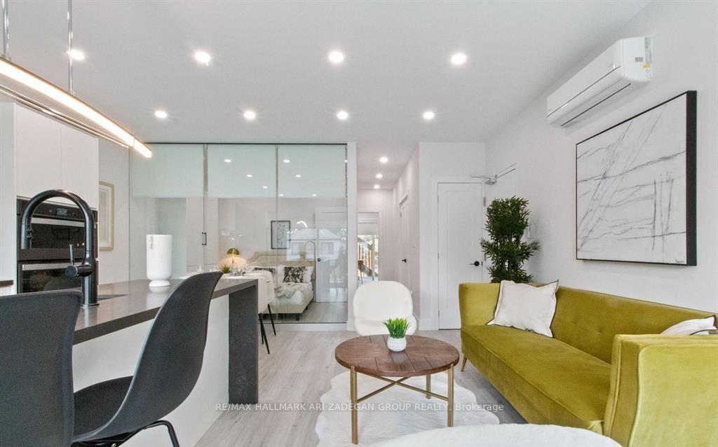 16 Minto Street 2, Toronto Unit: 2