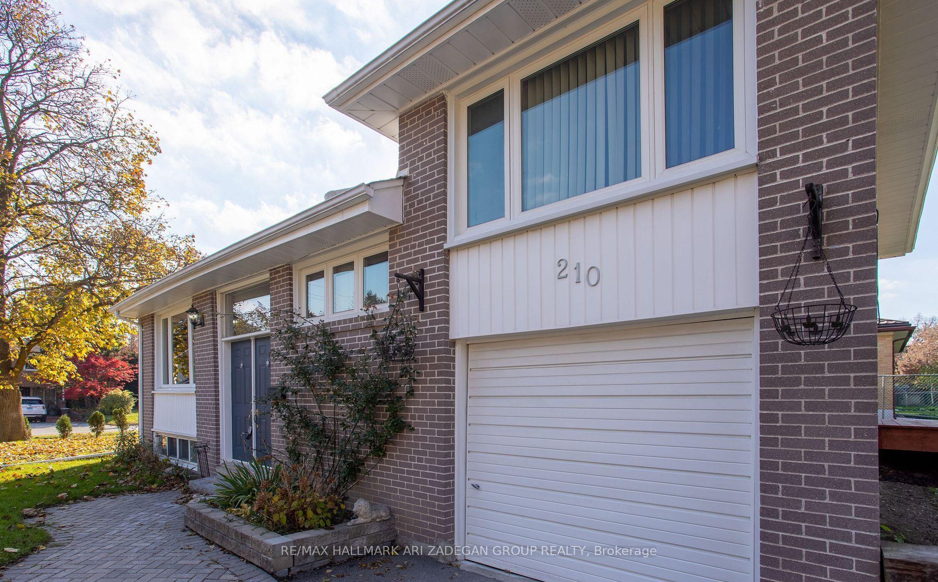 210 Harrygan Crescent