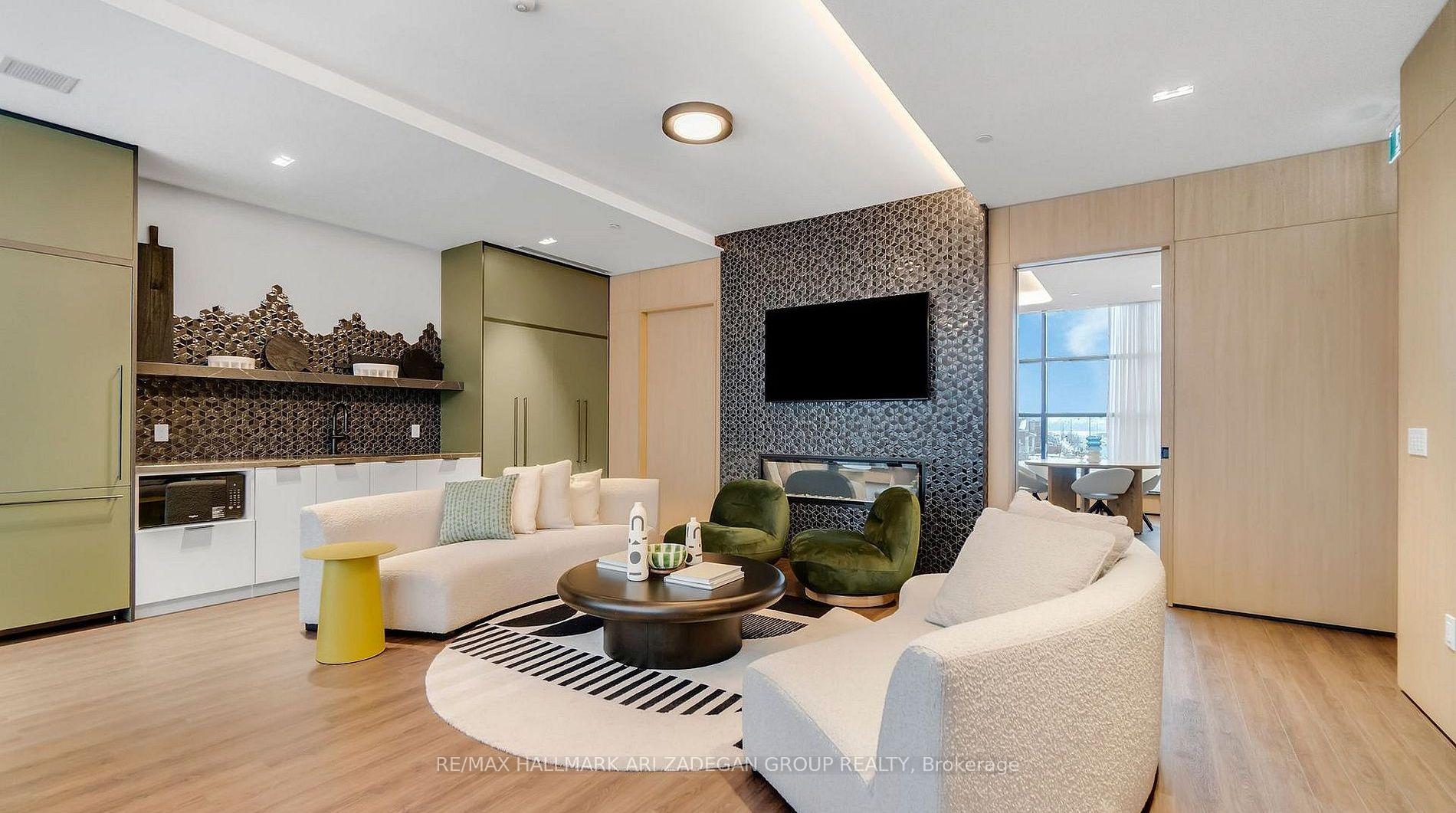 720 Whitlock Avenue 409