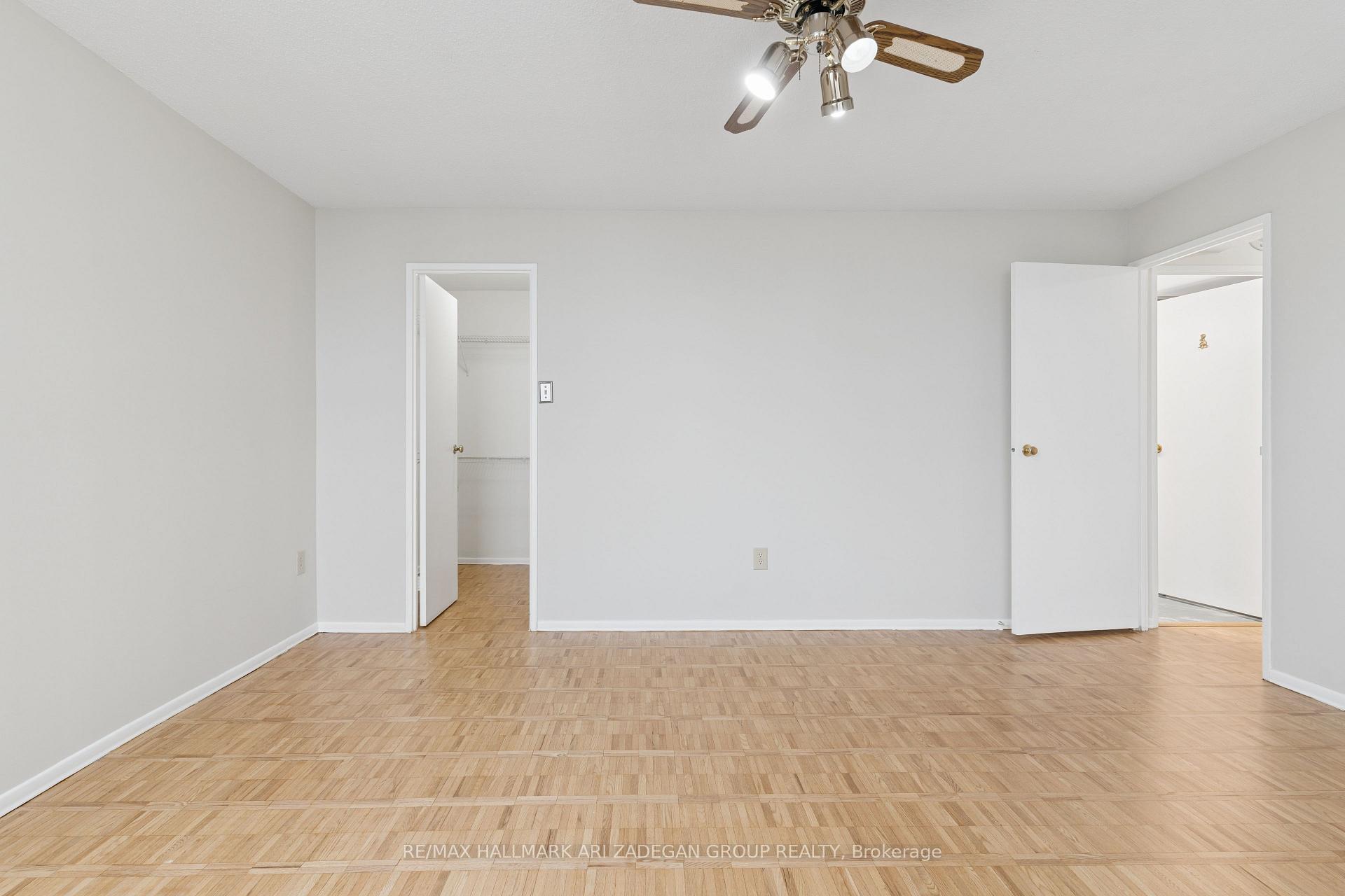 3560 Kaneff Crescent 2704, Mississauga, ON L5A 4A1