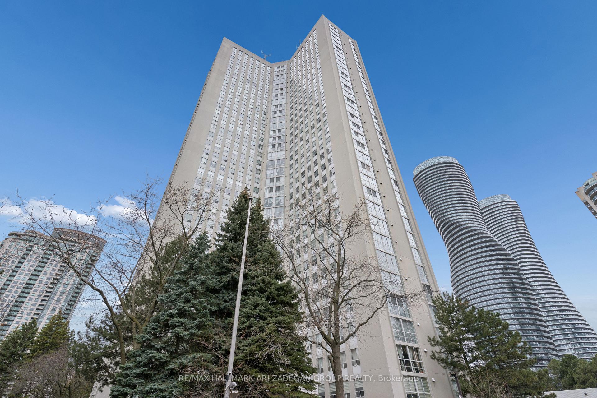3560 Kaneff Crescent 2704, Mississauga, ON L5A 4A1