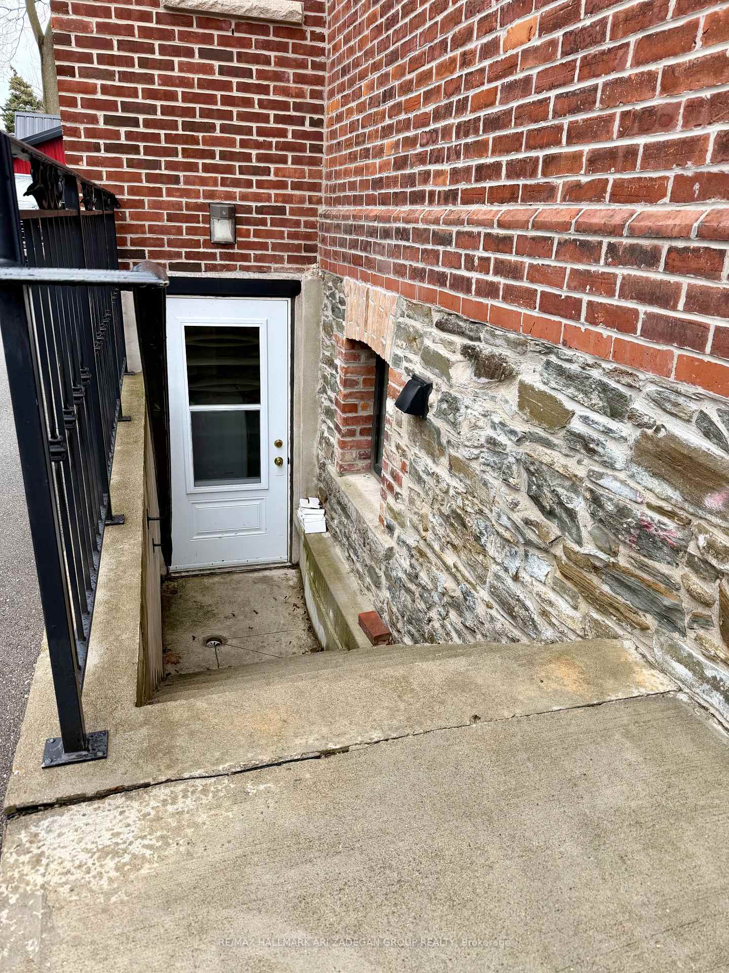 153 Queens Drive Lower