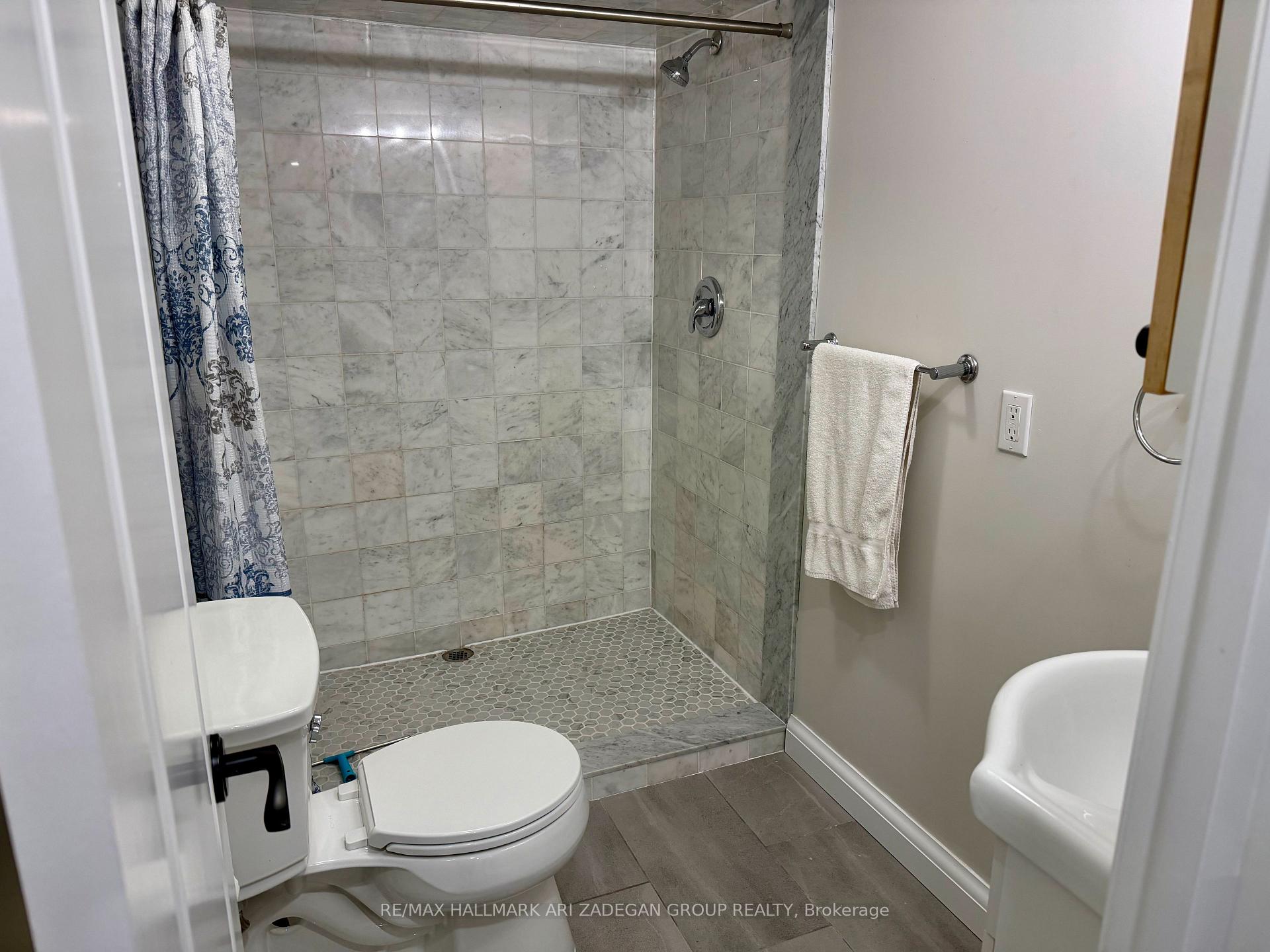 153 Queens Drive Lower
