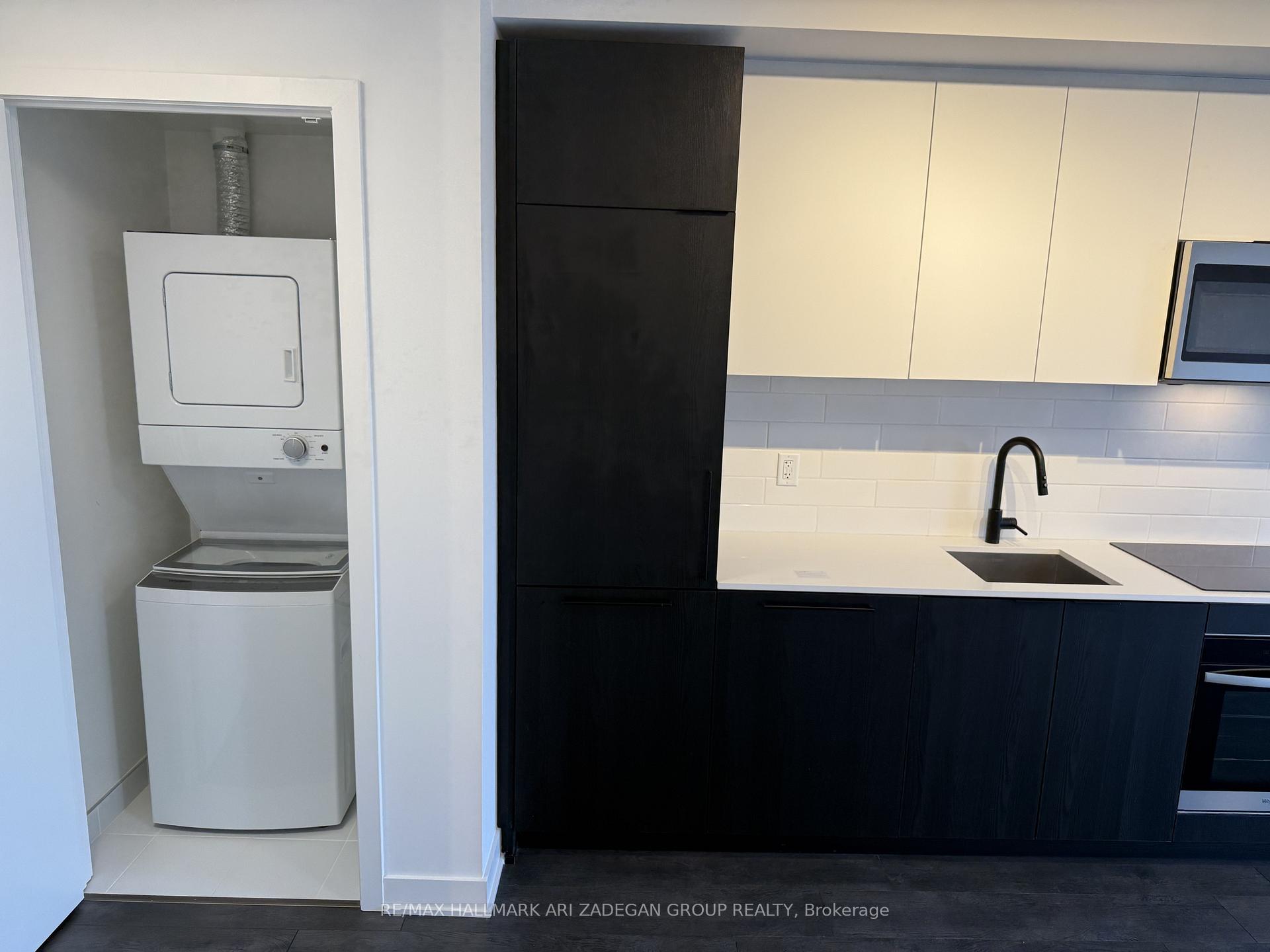 1185 Dupont Street 1304