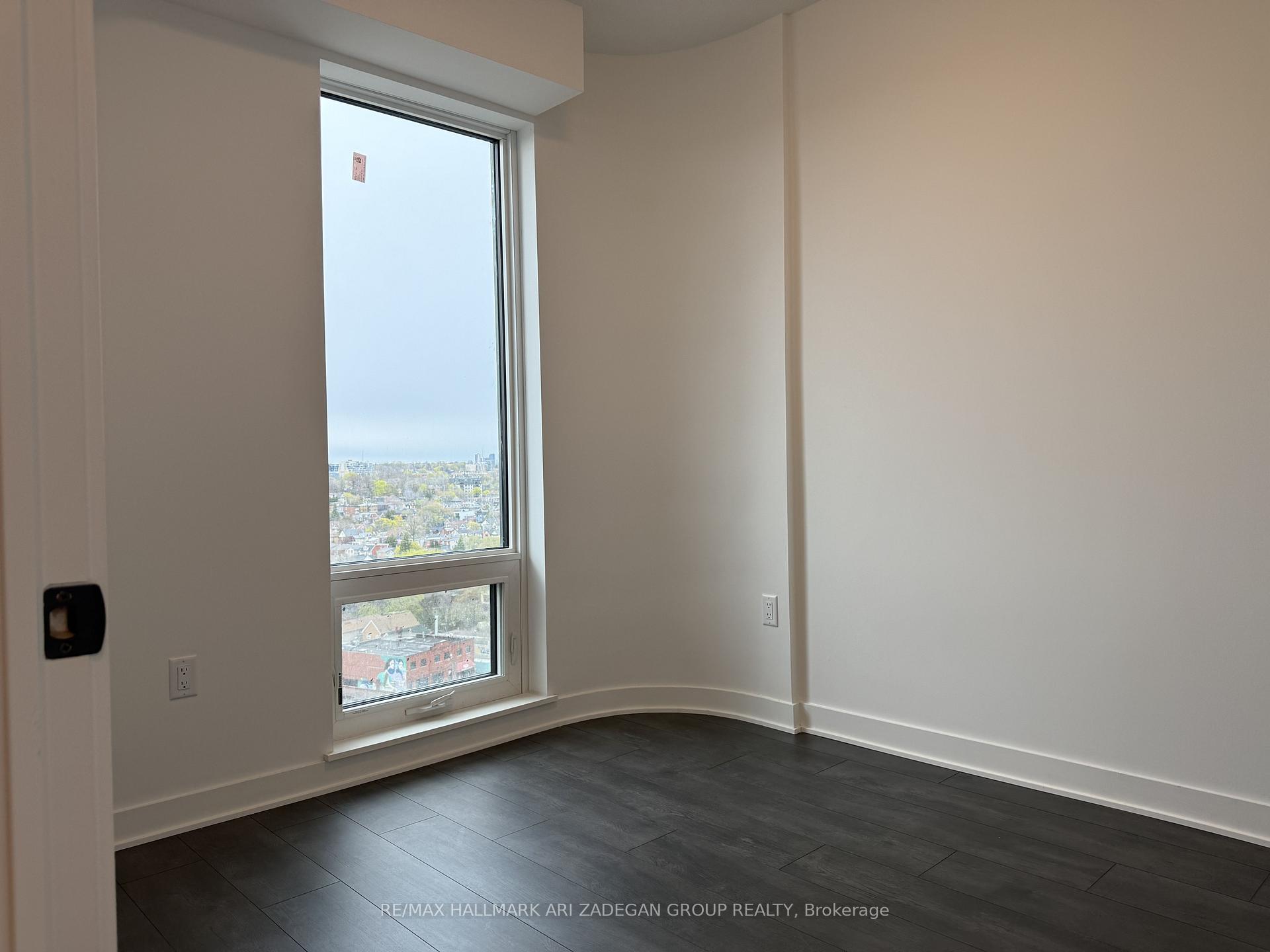 1185 Dupont Street 1304