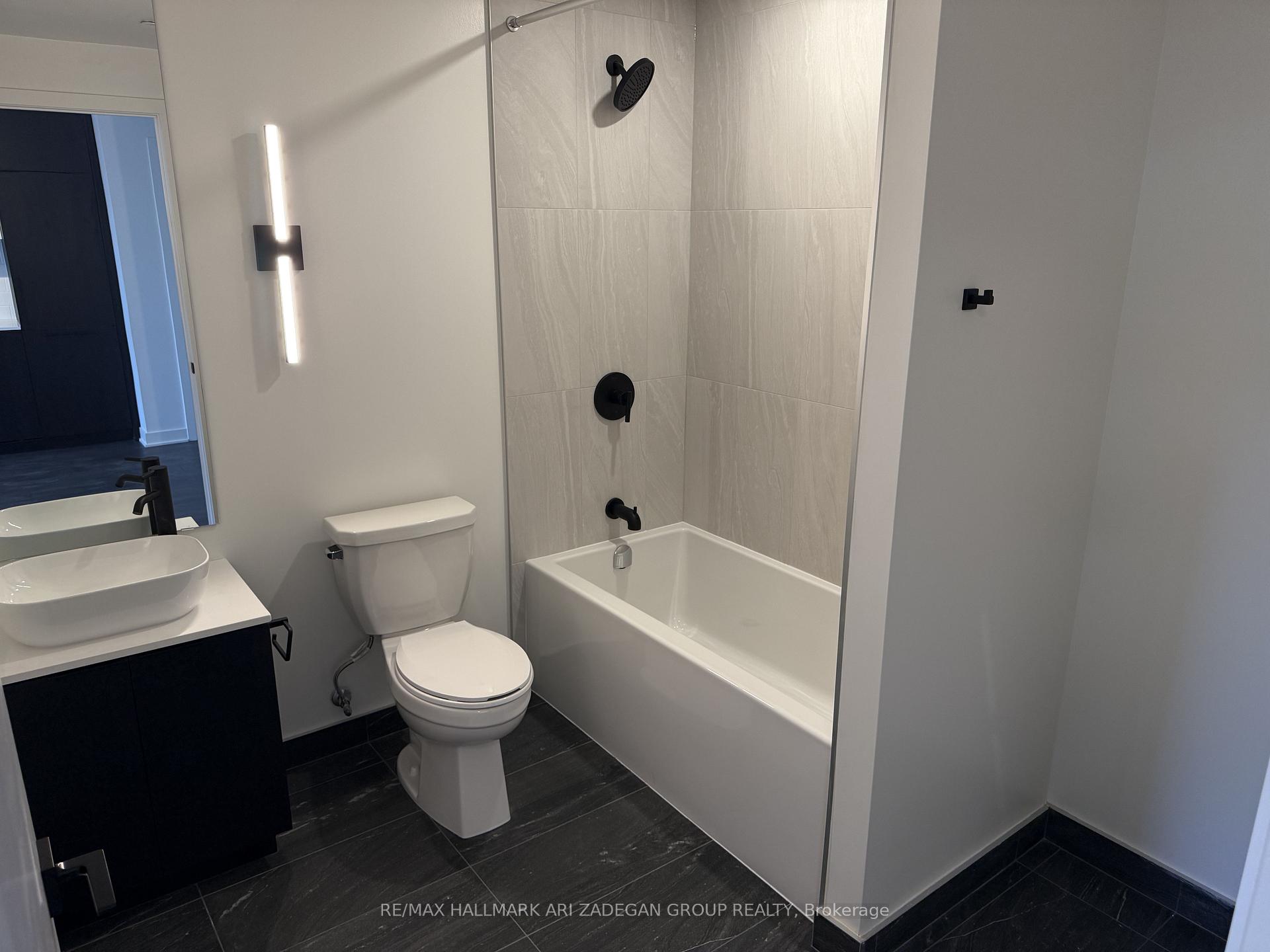 1185 Dupont Street 1304