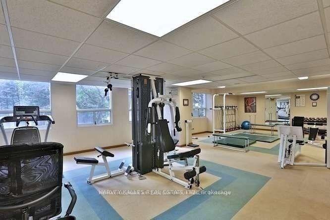 3650 Kaneff Crescent 2704