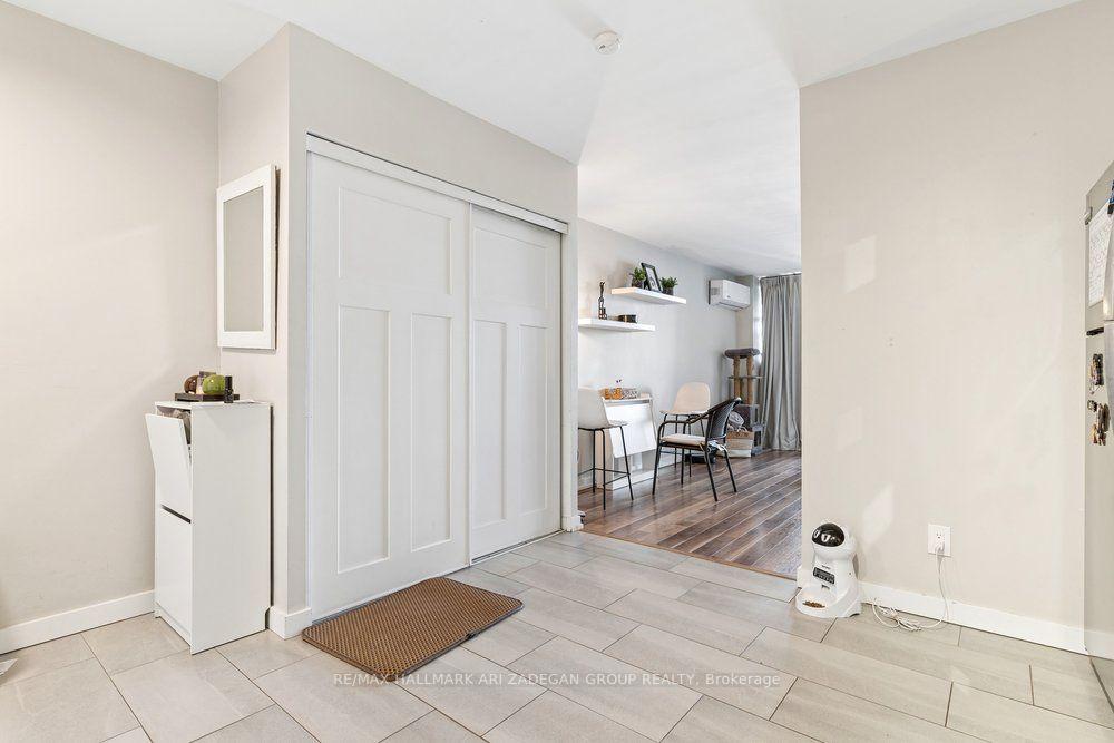 975 Warwick Court 1406