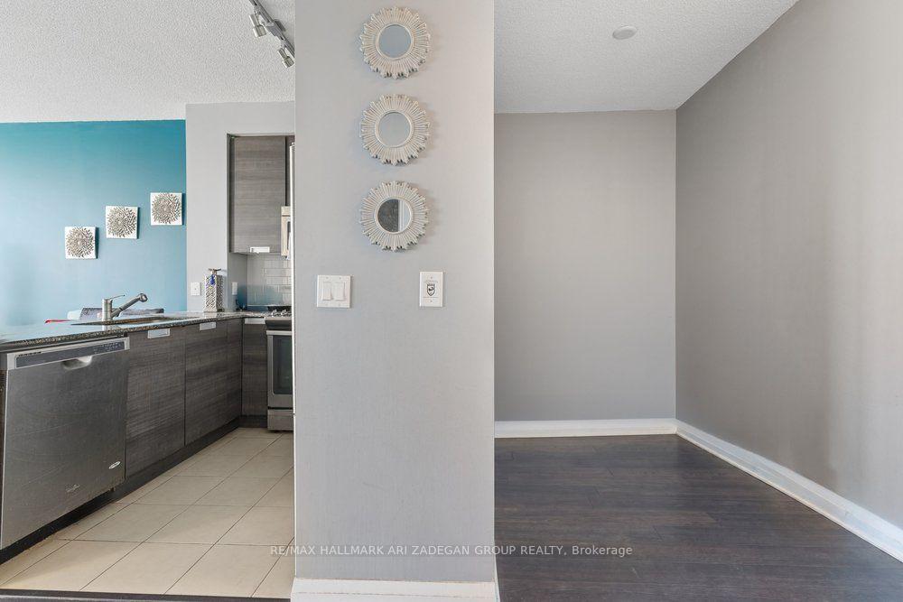 75 Eglinton Avenue W 505